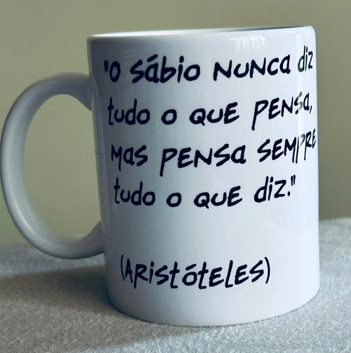 Caneca Fílosofo Aristóteles  personalizada  exclusiva Leafar Club Collection